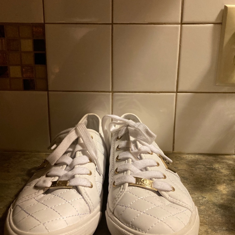 Guess Sneakers - Picture 2 of 3